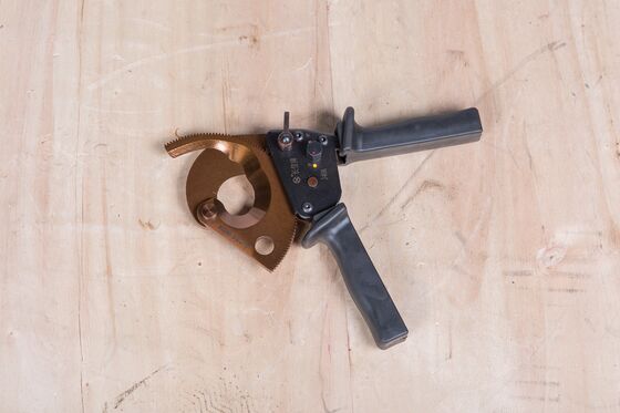 Купить Тяжелый кабелерез с храповым механизмом и высокопрочным стальным лезвием для медных и алюминиевых проводов online manufacture